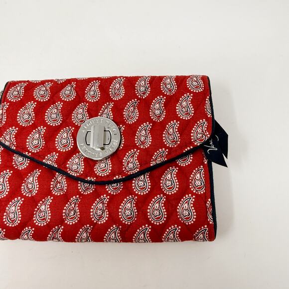 Vera Bradley Red Petite Red Bandana Paisley Turnlock Wallet Wristlet Strap - Picture 3 of 10